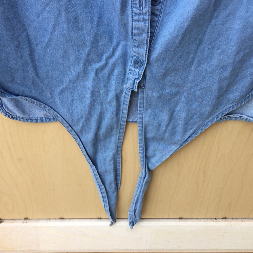 Forever 21 Waist-tie Shirt - Picture 3 of 6